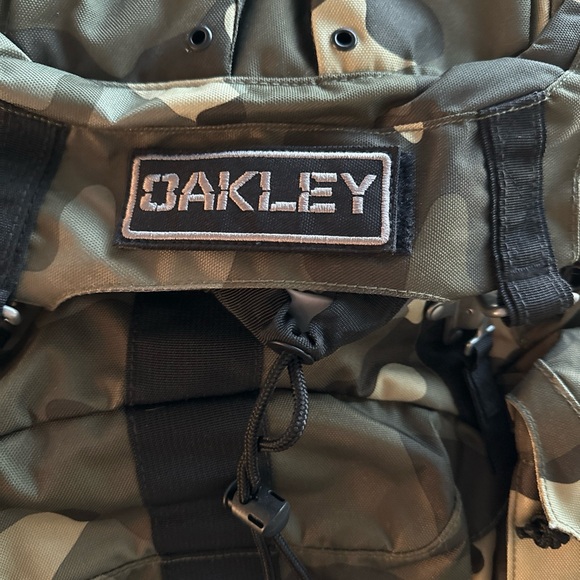 Oakley Mechanism Backpack NWT! Rare! - Picture 2 of 9